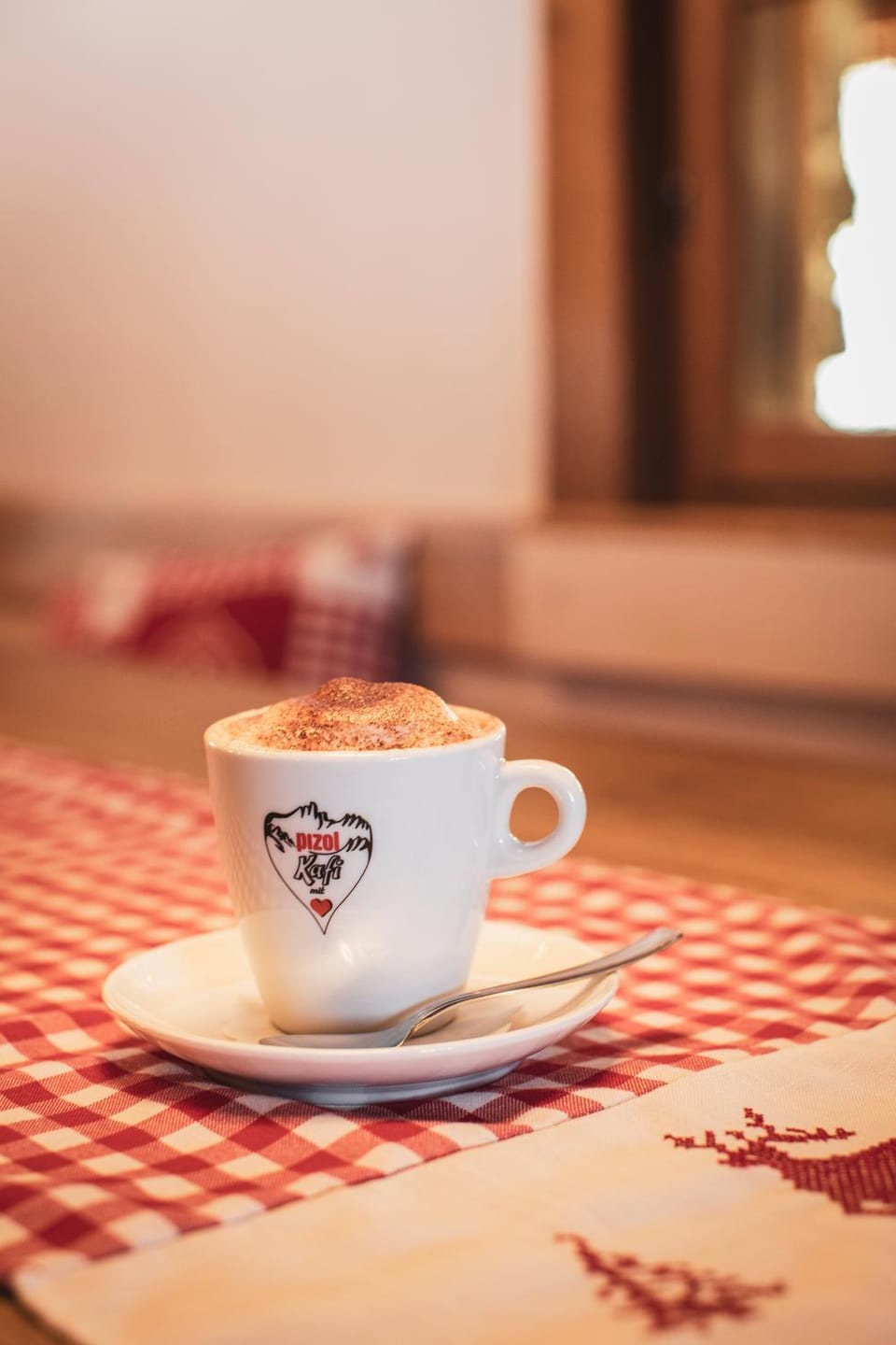 Restaurant/places to eat, Coffee/tea facilities, Breakfast