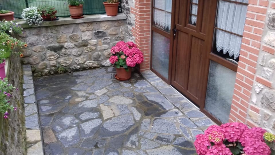 Patio, Facade/entrance