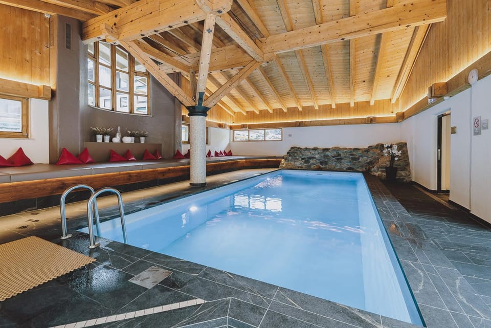 Swimming pool, sunbed