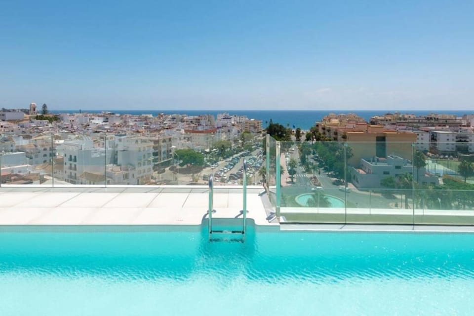 Property building, Bird's eye view, City view, Mountain view, Pool view, Sea view, Swimming pool, Swimming pool