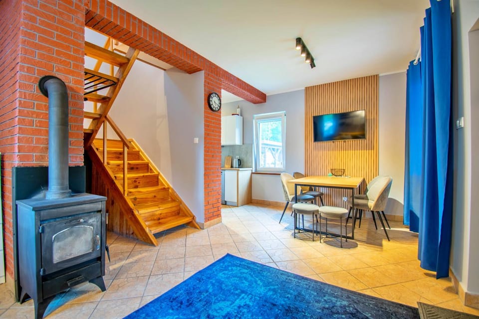 TV and multimedia, Seating area, fireplace, internet
