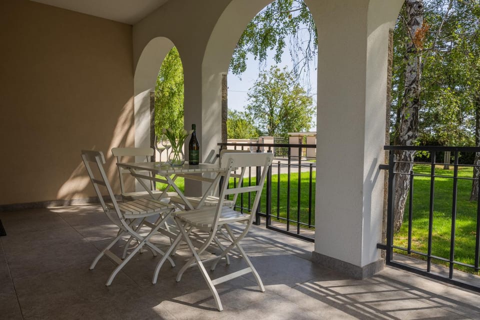 Balcony/Terrace, Garden view