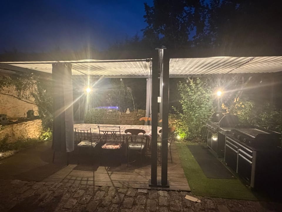 Villa Marcel Spa Sauna Billard Piscine 25mn de Bordeaux House in Nouvelle-Aquitaine