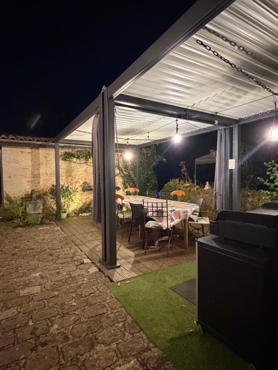 Villa Marcel Spa Sauna Billard Piscine 25mn de Bordeaux House in Nouvelle-Aquitaine
