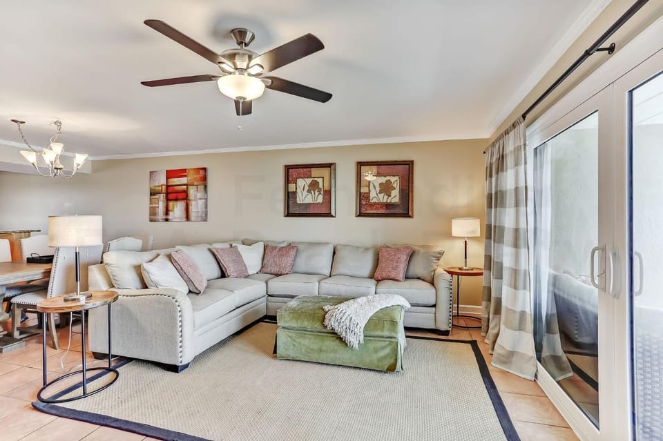 Condo with Oceanside Pool Apartment in Fernandina Beach