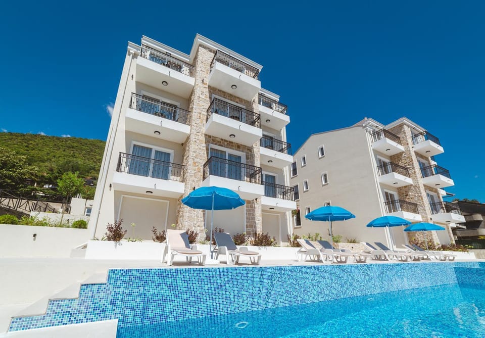 Property building, Pool view, Swimming pool