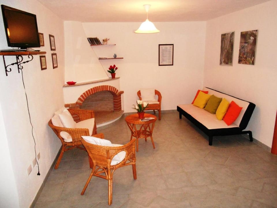 Communal lounge/ TV room, Dining area