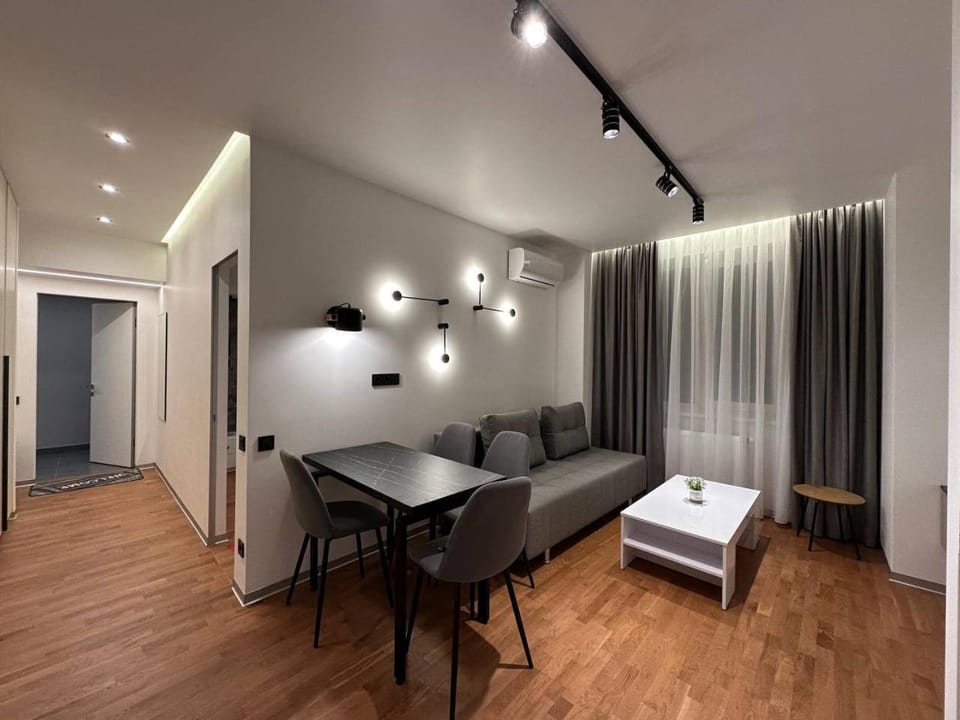 Living room, Photo of the whole room, Dining area