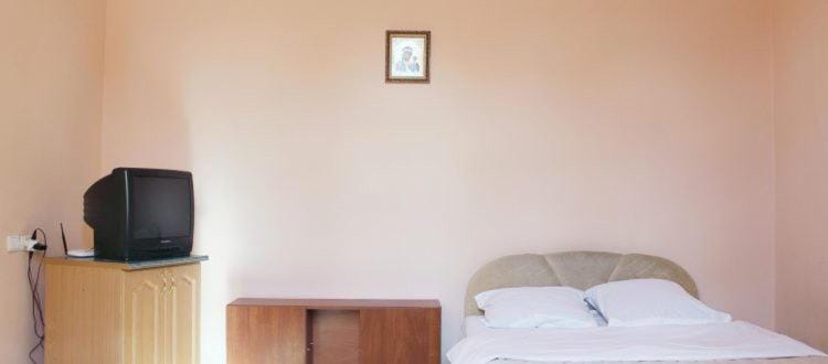 Bed, TV and multimedia