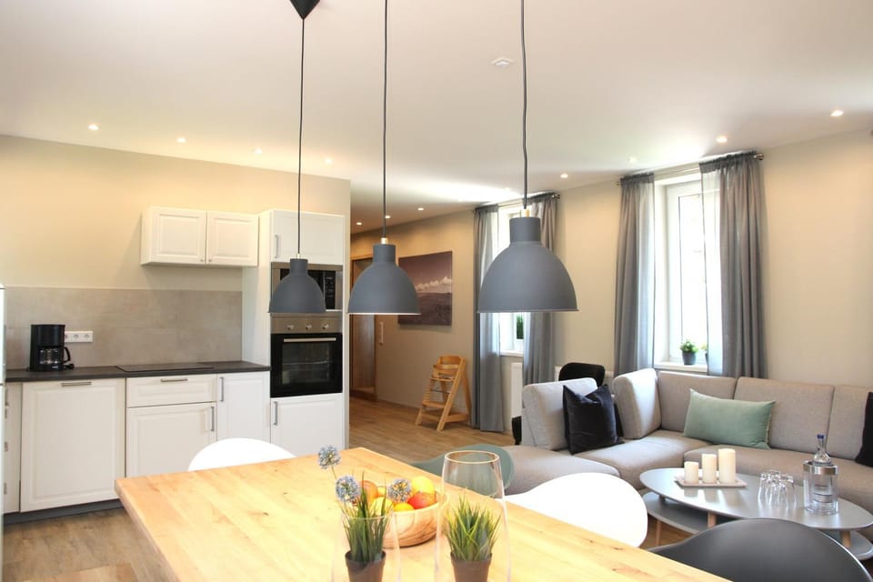 Living room, Seating area, Dining area