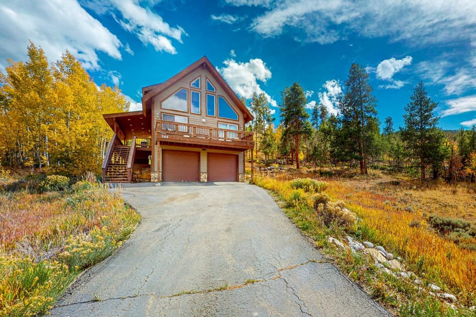 Spruce Chalet House in Granby