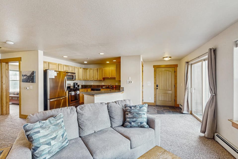 Arrowhead 31 Apartment in Fraser