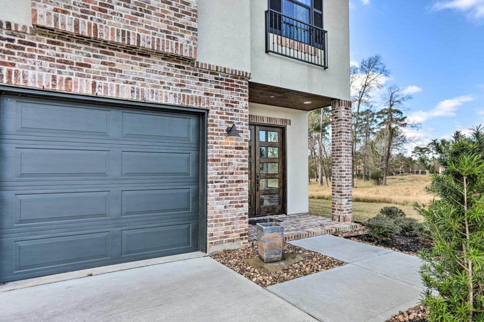 Modern Lake Conroe Escape w/ Grill & Boat Slip! House in Lake Conroe