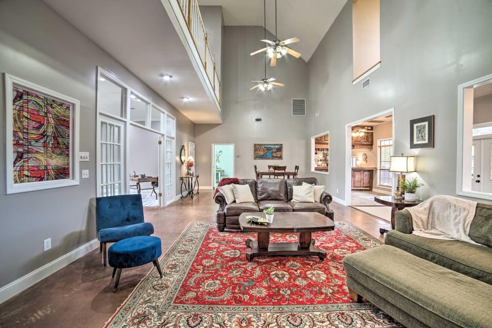 Starkvegas Clubhouse ~ 2 Mi to MSU Campus! House in Mississippi