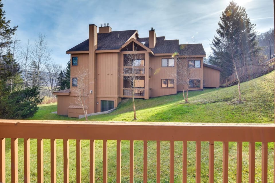 Golf & Adventure! Condo 2 Mi to Dtwn Ellicottville House in Cattaraugus