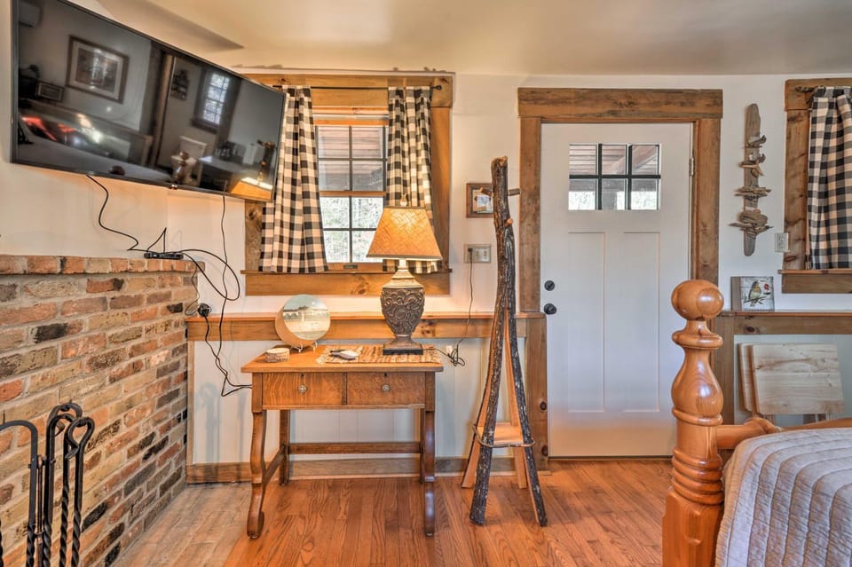 Berkeley Springs Haven w/ Sleepy Creek Access! Apartment in Shenandoah Valley