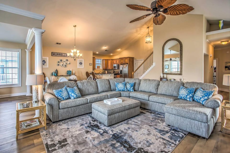 Home w/ Deck: 1 Mi to Surfside Beach Access! House in Garden City