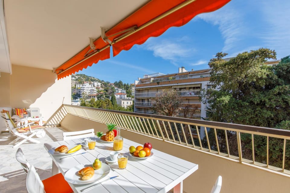 All Blue YourHostHelper Apartment in Cannes