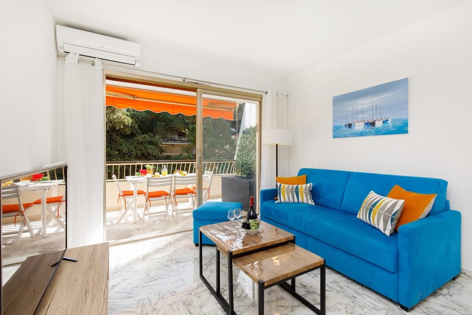 All Blue YourHostHelper Apartment in Cannes