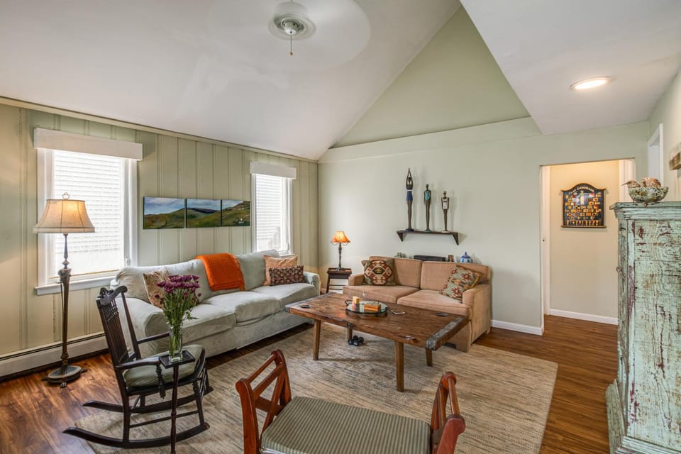 Cozy Beach Getaway ~ 6 Mi to Atlantic City! House in Brigantine