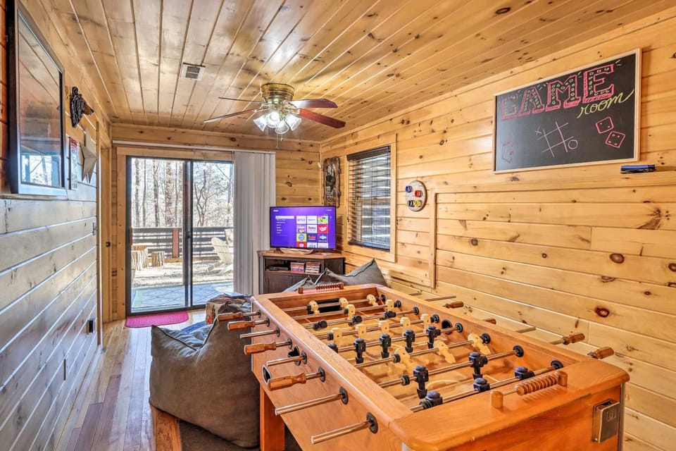 Lake Blue Ridge Cabin by the Chatahoochie Forest Cabin in Blue Ridge Lake