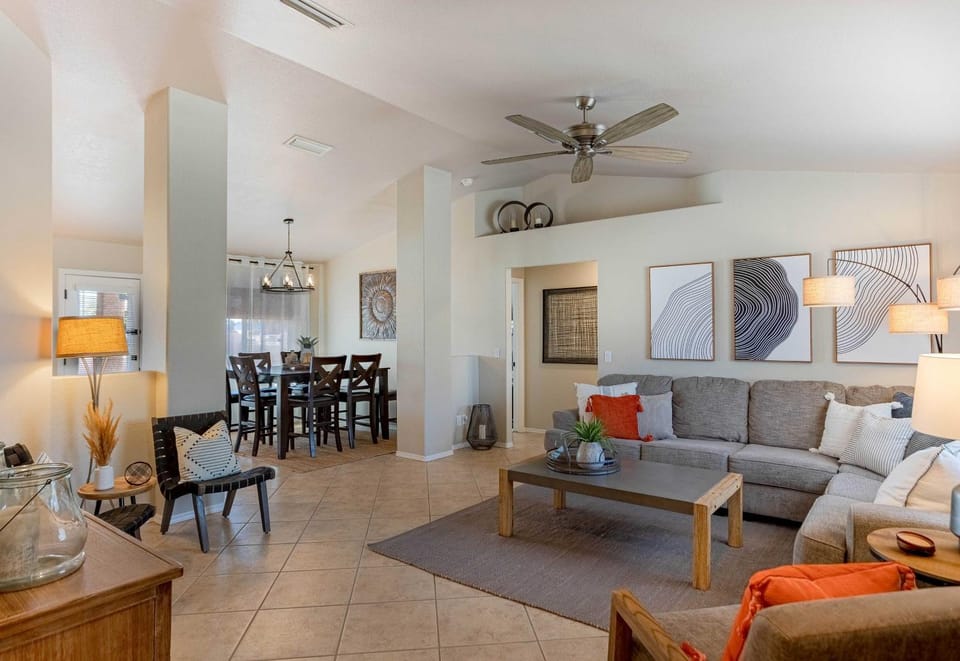 Centrally Located Lake Havasu Home w/ Huge Patio! House in Lake Havasu City