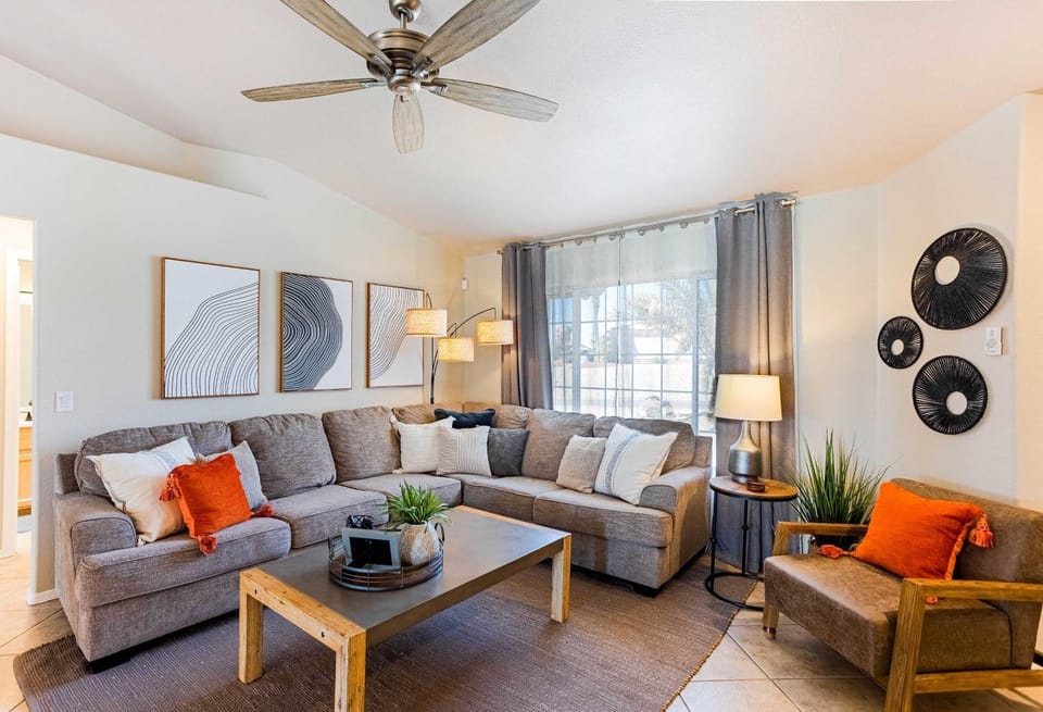 Centrally Located Lake Havasu Home w/ Huge Patio! House in Lake Havasu City