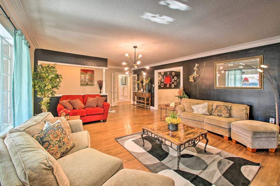 Hot Springs Home Walk to Oaklawn! House in Hot Springs