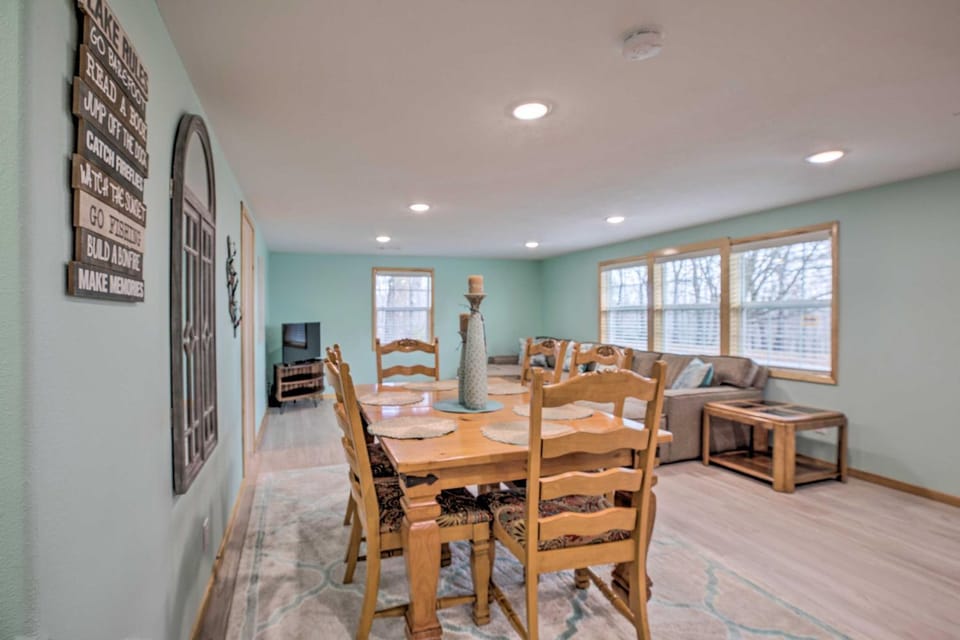 Outdoor Family Fun Large Home by Beaver Lake! House in Beaver Lake