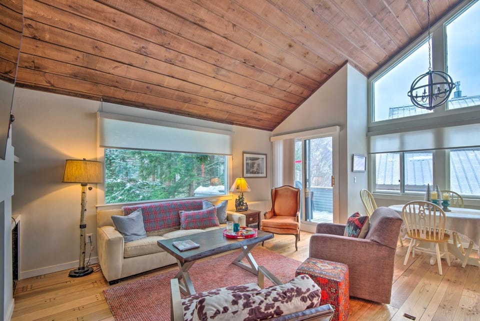 Spacious Village of Loon Home < 1 Mi to Ski Slopes House in Lincoln
