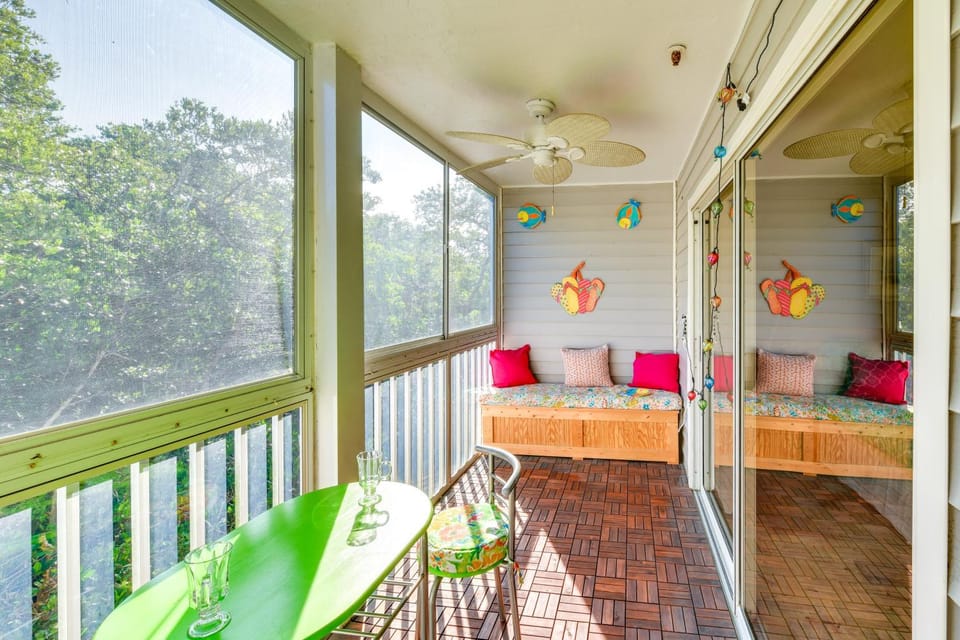 Walk to Beach: Home w/ Porch on Anna Maria Island! House in Holmes Beach