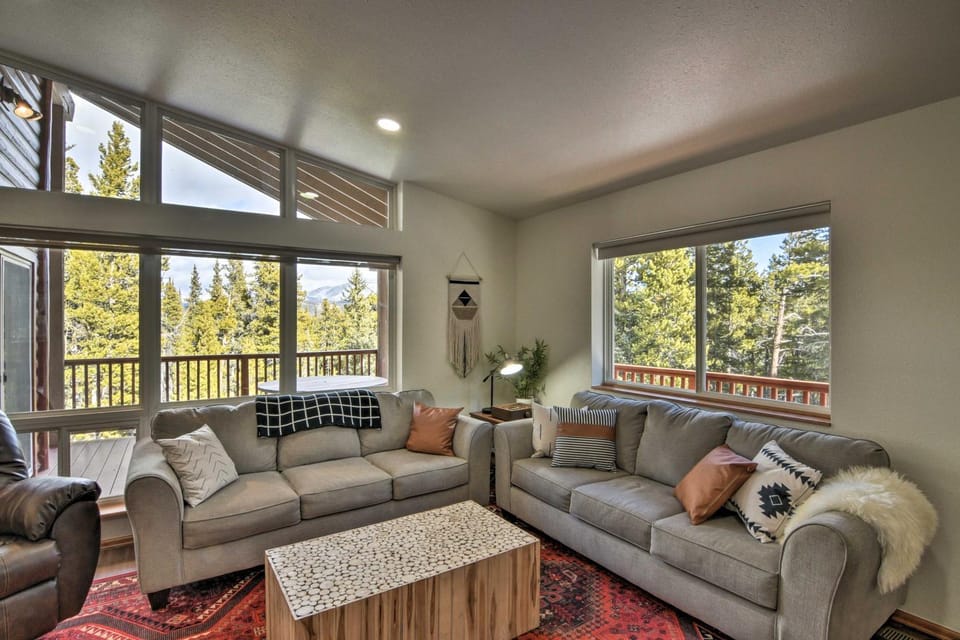 16-Acre Modern Fairplay Cabin with Mountain Views! Cabin in Park County