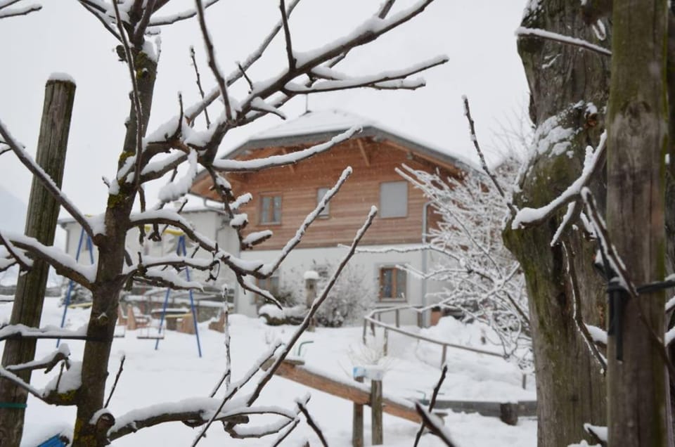 Facade/entrance, Winter