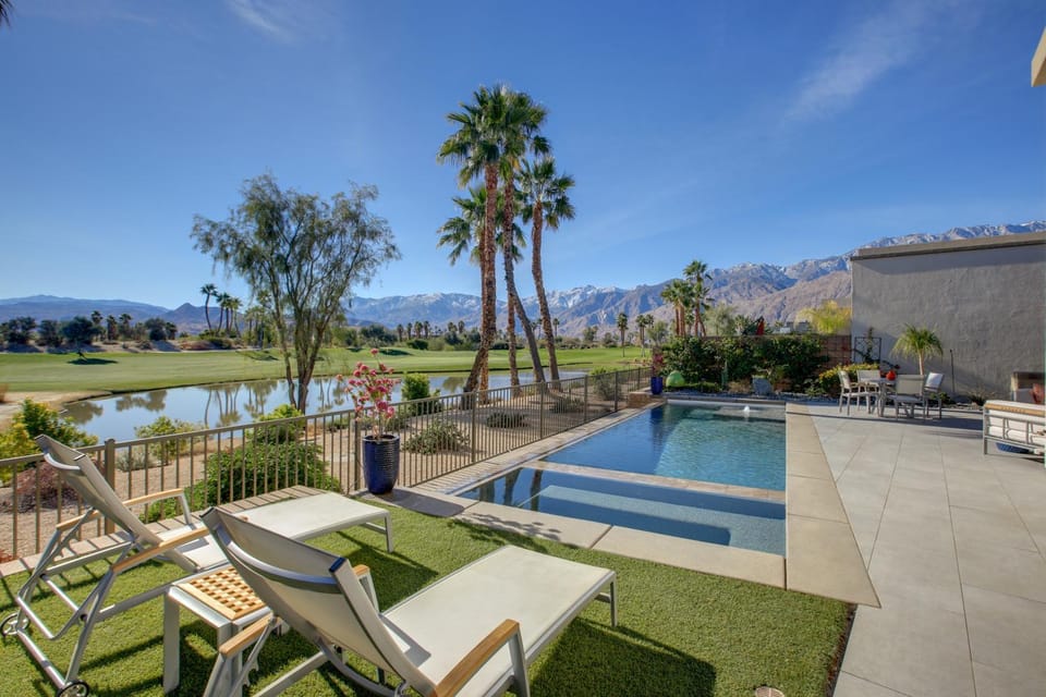 Palm Springs Oasis w/ Pool & Spa on Golf Course! House in Palm Springs