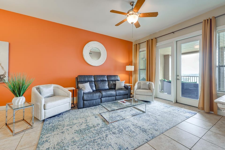 Lake LBJ Condo with Private Balcony, Lake Views Apartment in Lake Lyndon B Johnson