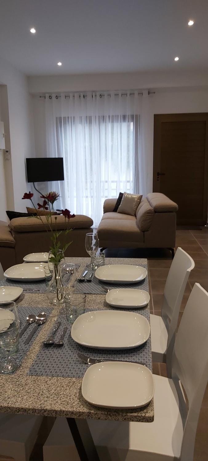 Communal lounge/ TV room, Living room, Seating area