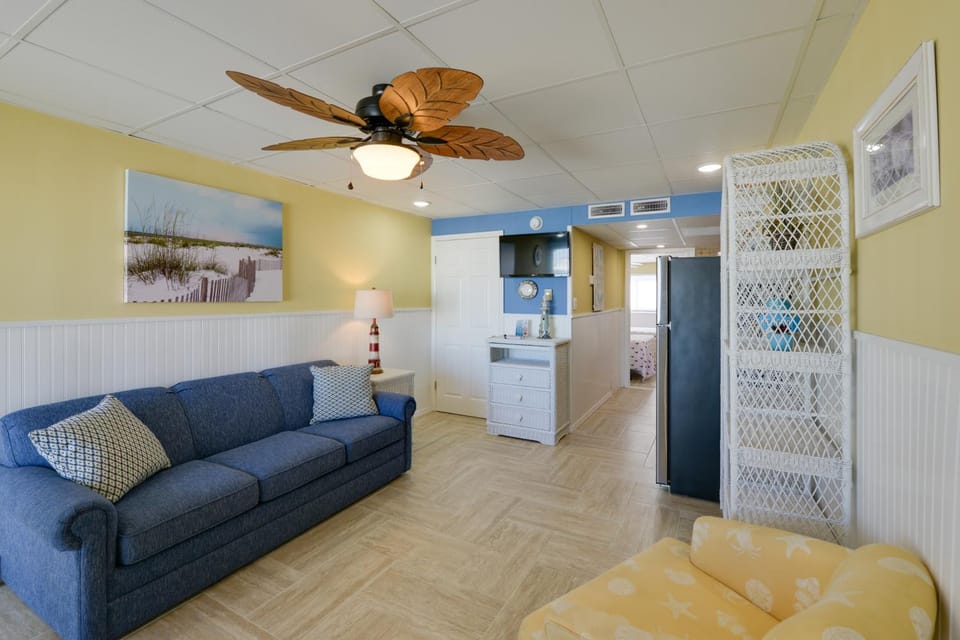 Updated Oceanside Condo - 5 Miles to Cape May! House in Wildwood Crest