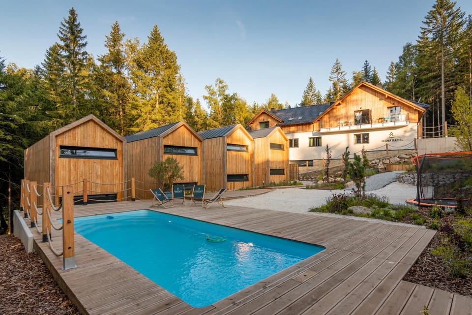 Property building, Garden, Swimming pool