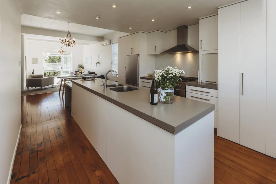 Ropiha Retreat - close to Fitzroy Beach paradise House in New Plymouth