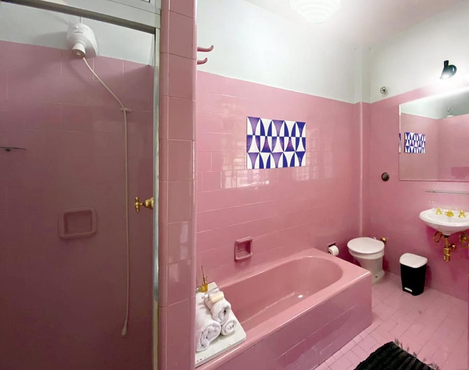 Shower, Toilet, Bathroom, Bath