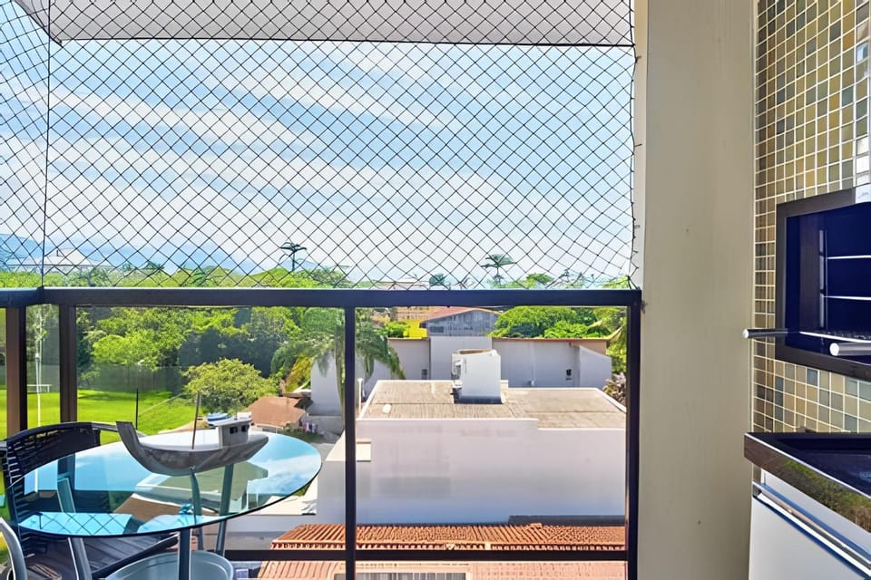 CHARMOSO seu apto a apenas 300 mts da rua mais turistica de ubatuba Apartment in Ubatuba