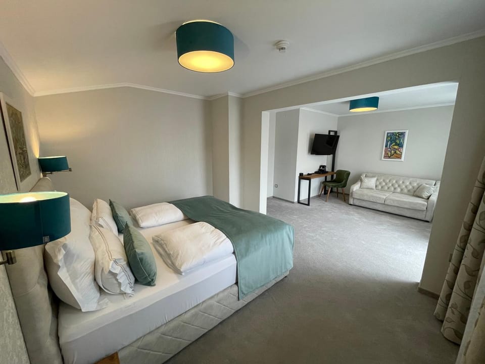 Bed, Photo of the whole room