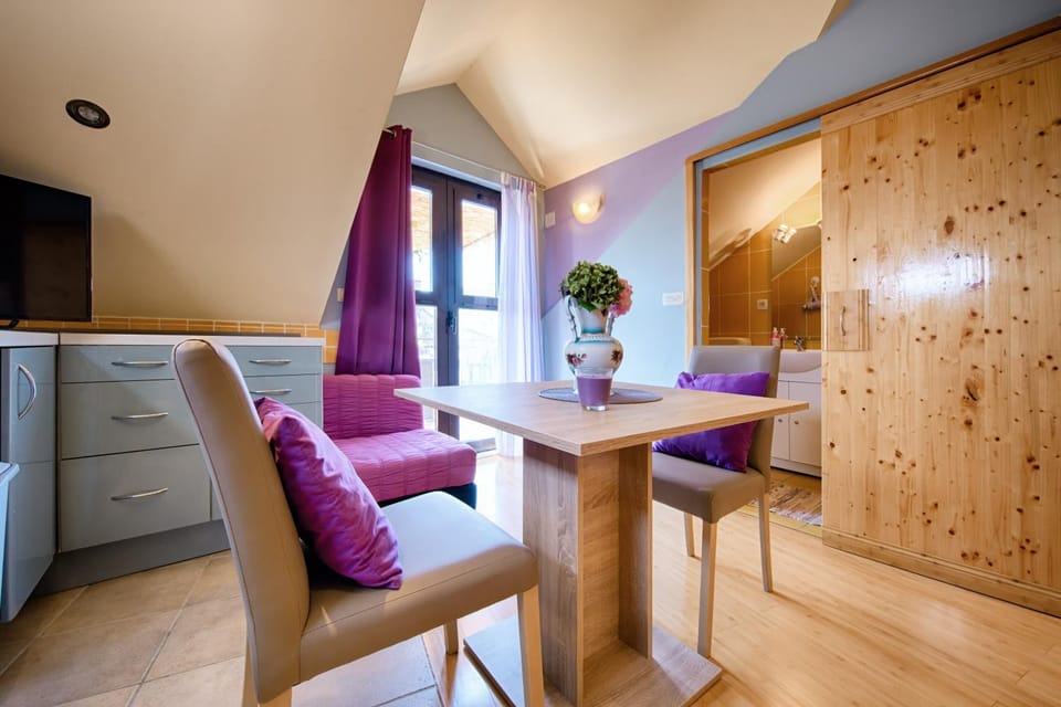 Communal lounge/ TV room, Seating area