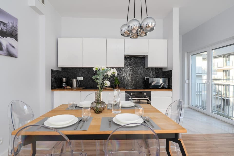Kitchen or kitchenette, Dining area, pet friendly, stove