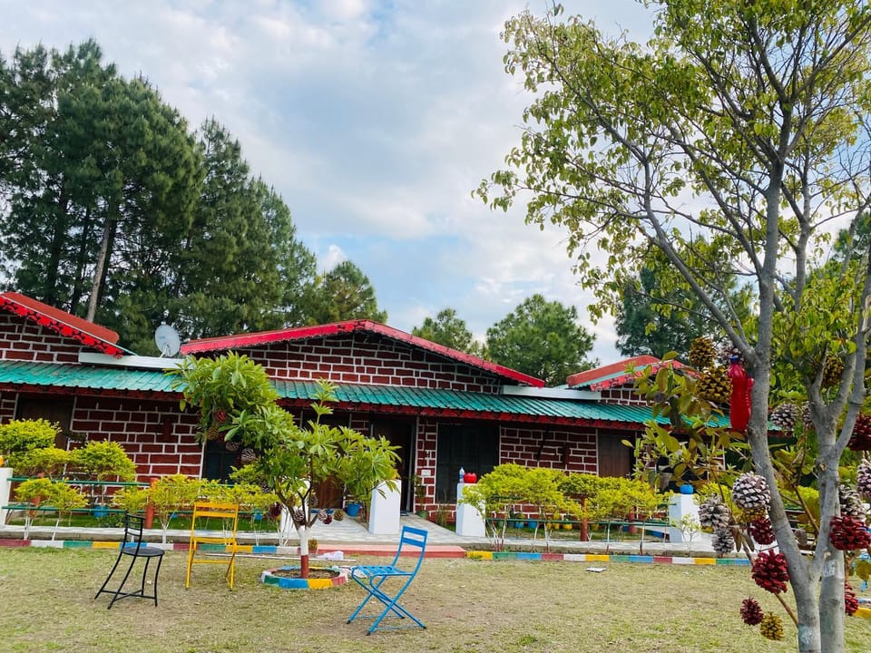 Lansdowne Hill View Cottages, Shantiraj Resort in Uttarakhand