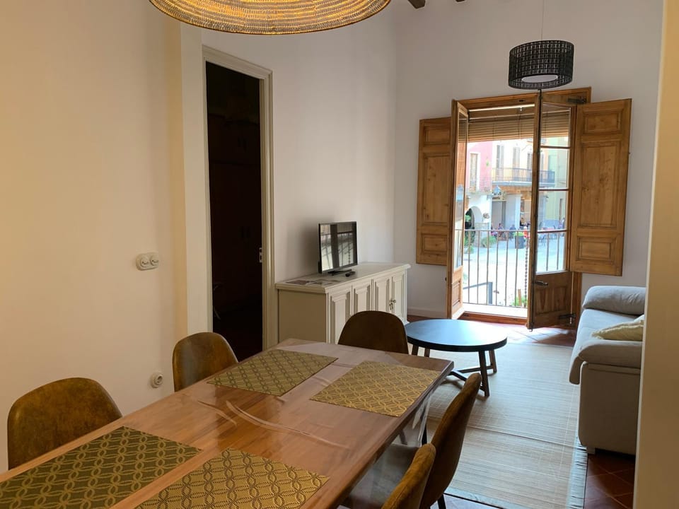 Casa Moner Loft edifici històric centre medieval de Castelló Apartment in Alt Empordà