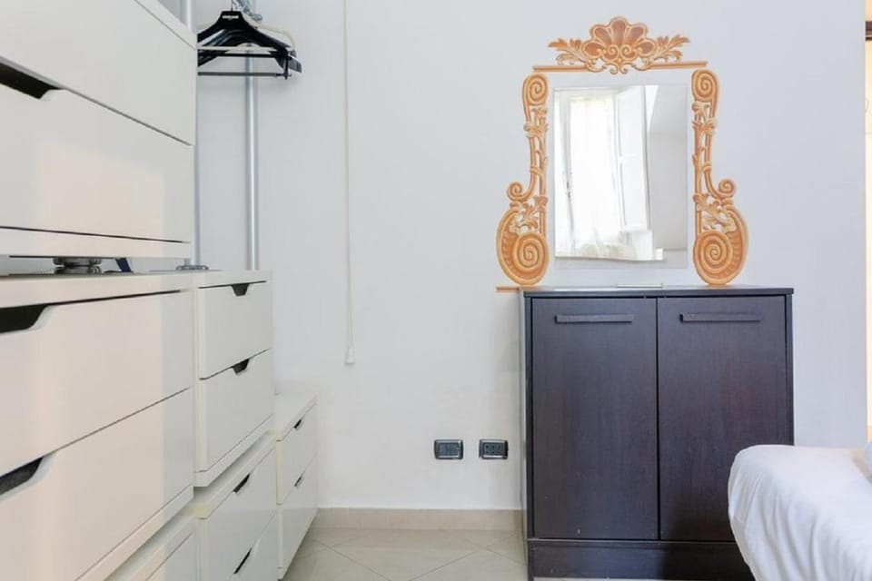 Photo of the whole room, wardrobe