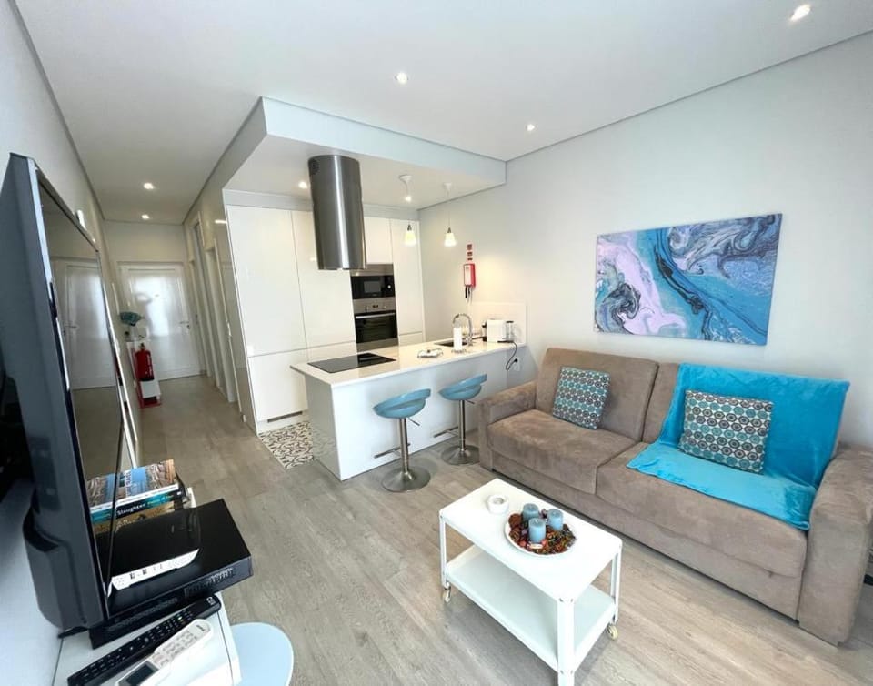 TV and multimedia, Kitchen or kitchenette, Living room, Decorative detail