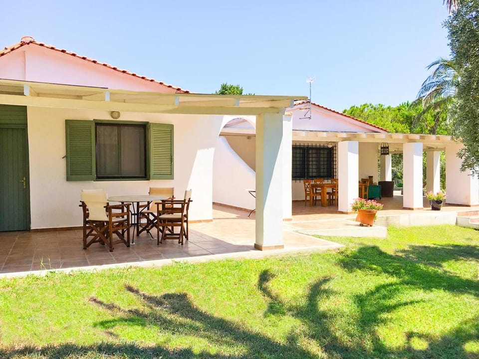 Property building, Patio, Garden