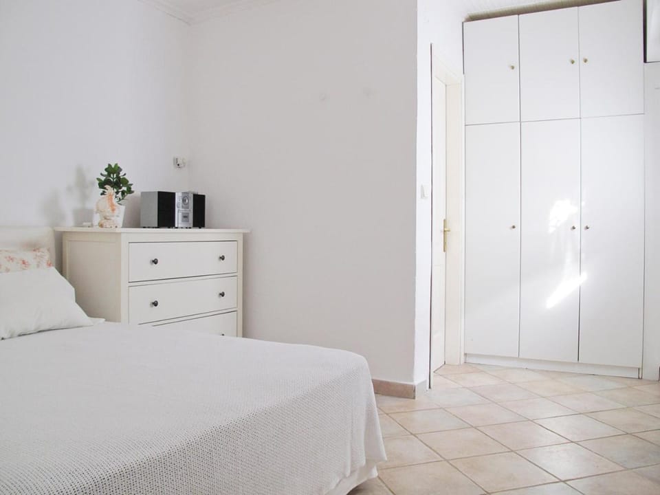 Bed, Bathroom, Bedroom